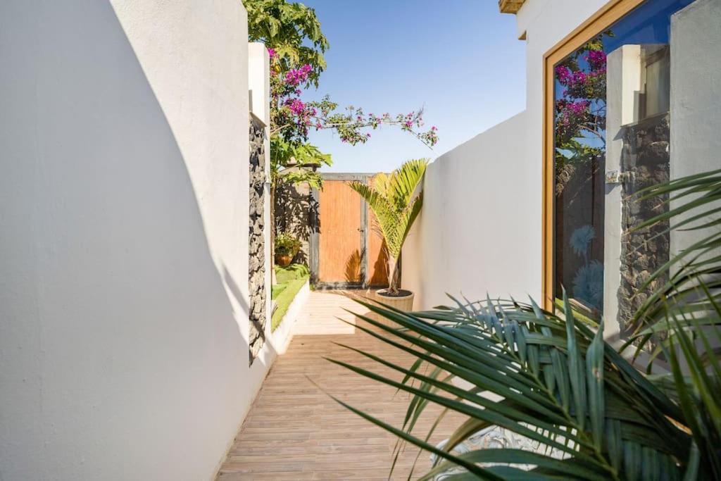 Villa La Isla By Rentaholidayslanzarote Playa Blanca  Exterior photo