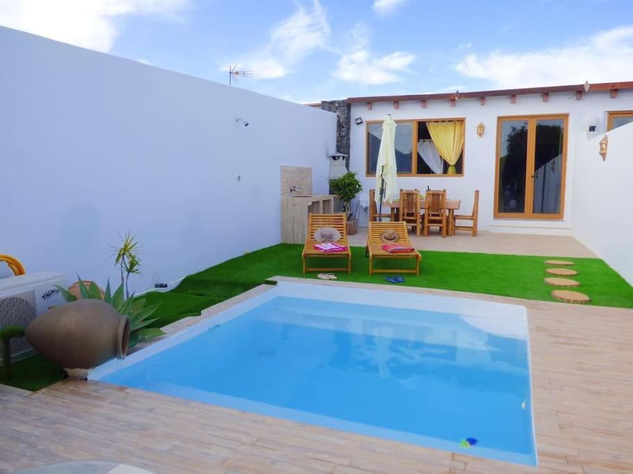 Villa La Isla By Rentaholidayslanzarote Playa Blanca  Exterior photo