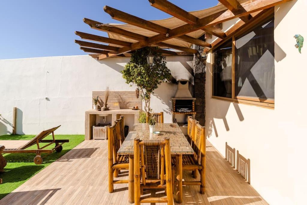 Villa La Isla By Rentaholidayslanzarote Playa Blanca  Exterior photo